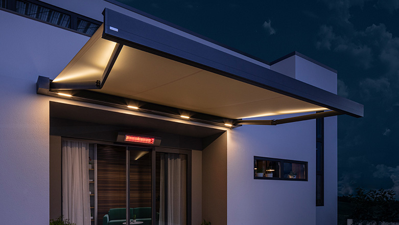awning PIANO with heater and integrated led lights in the arms and the cassette