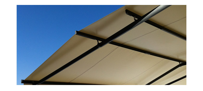 Waterproof awning SUNRAIN with the two purlins, view from below