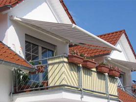 cassette awning on a balkony pic in colours