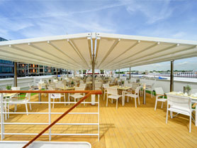 Large pergola system for the hospitality industry, pic in colours